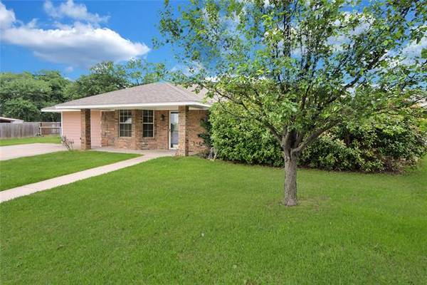 421 Emily Court, Collinsville, TX 76233