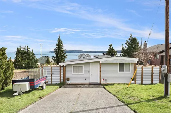 Union Bay, BC V0R 3B0,5572 Horne St