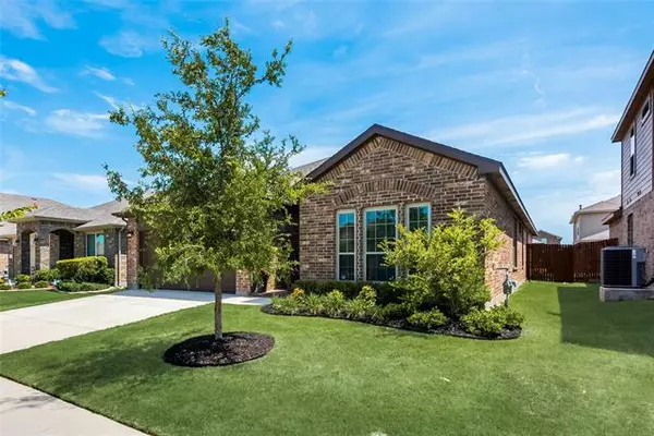 5237 Sugarcane Lane, Fort Worth, TX 76179