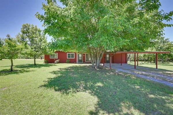 801 E Calhoun Street, Rice, TX 75155