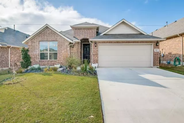 3028 Bella Lago Drive, Fort Worth, TX 76177