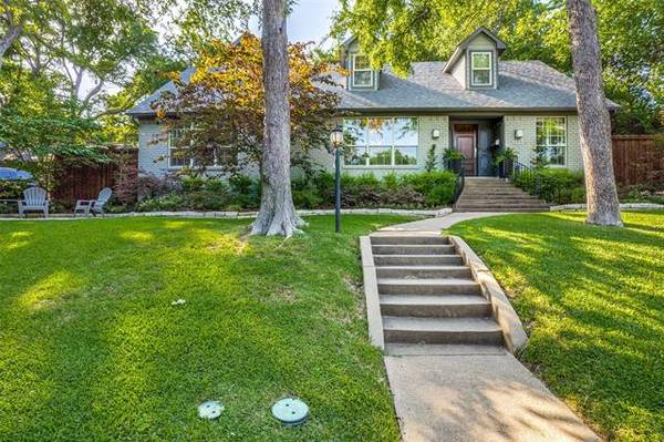 9521 Crestedge Drive, Dallas, TX 75238