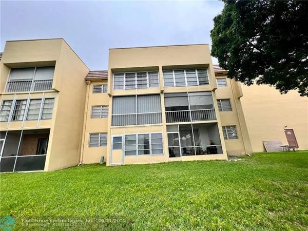 5940 NW 64th Ave  #208,  Tamarac,  FL 33319