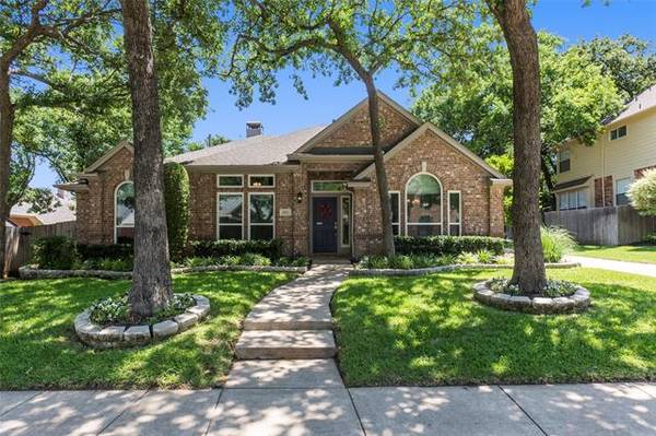 8312 Shady Oaks Drive, North Richland Hills, TX 76182