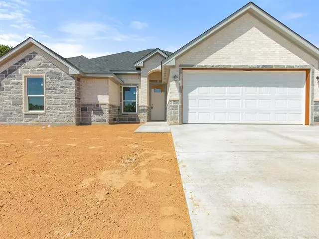 2402 Steepleridge Circle, Granbury, TX 76048