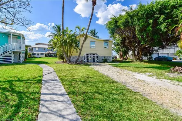 503 Carlos CIR, Fort Myers Beach, FL 33931