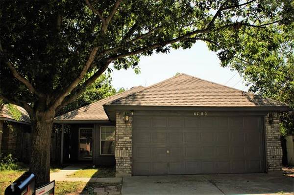 6700 Driffield Circle E, North Richland Hills, TX 76182