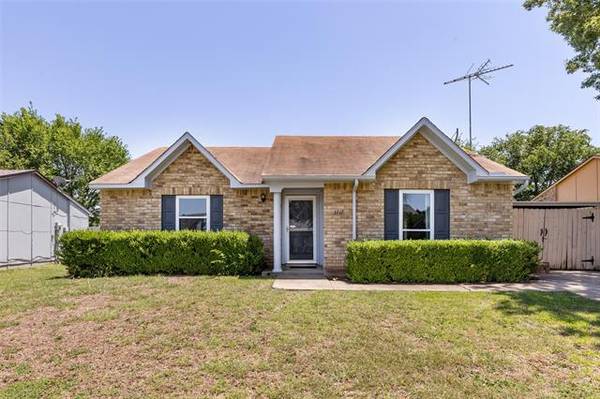 3717 Seven Gables Street, Fort Worth, TX 76133