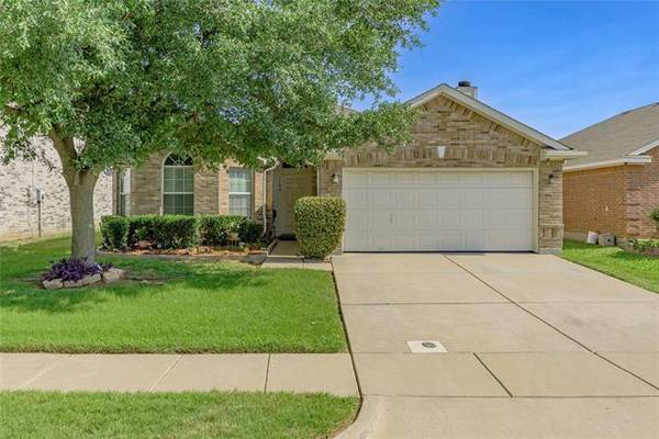 1104 Rosedale Springs Lane, Fort Worth, TX 76134