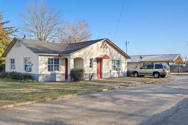 302 E 11th, Mount Pleasant, TX 75455