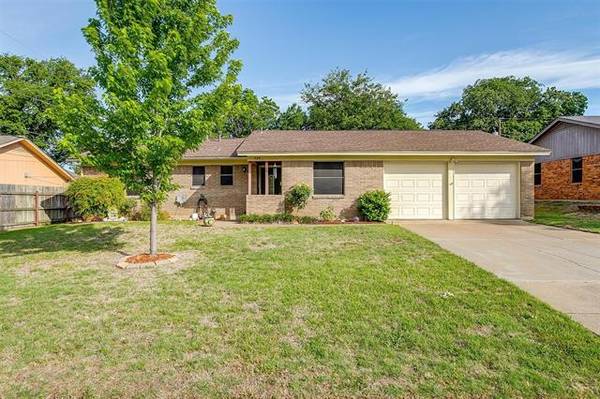 240 SW Cindy Lane, Burleson, TX 76028