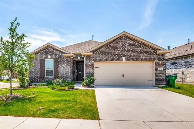 2501 Walker Avenue, Aubrey, TX 76227