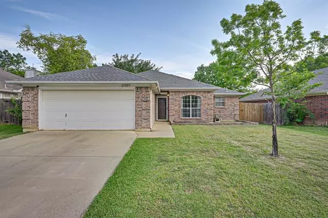 2707 Yorkfield Court, Arlington, TX 76001