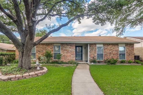 2049 Christie Lane, Carrollton, TX 75007