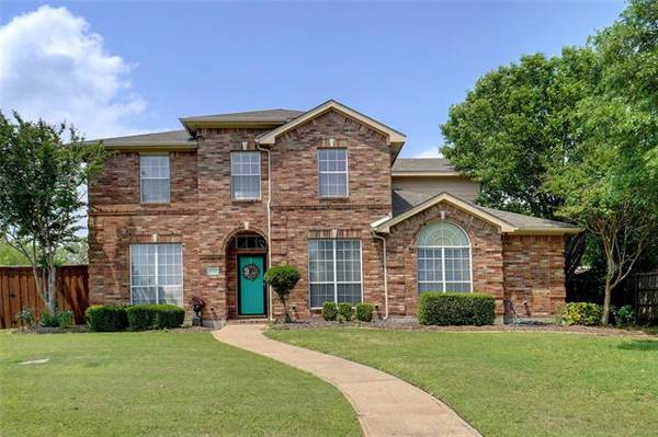 3205 Lochwood Drive, Mesquite, TX 75181