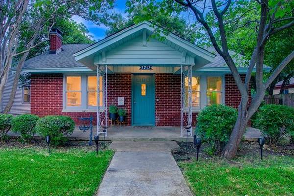 2732 Catherine Street, Dallas, TX 75211