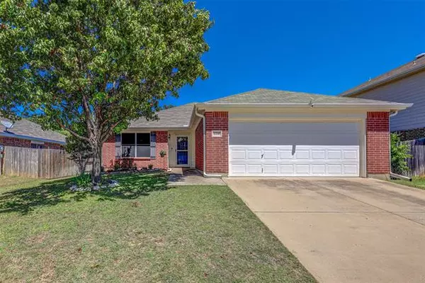 2341 Ash Grove Trail, Fort Worth, TX 76112