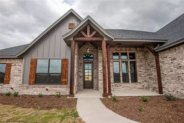 1069 Eagles Bluff Drive, Weatherford, TX 76087