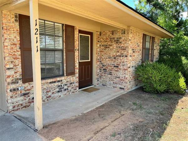 1211 S Lillis Lane,  Denison,  TX 75020