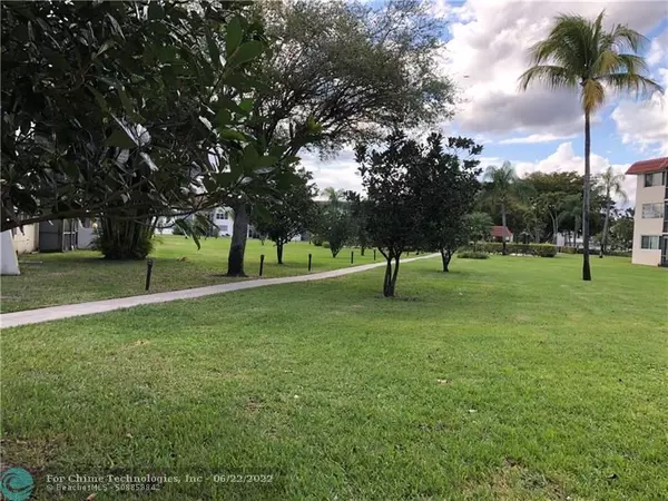 Pembroke Pines, FL 33025,9420 S Hollybrook Lake Dr  #109