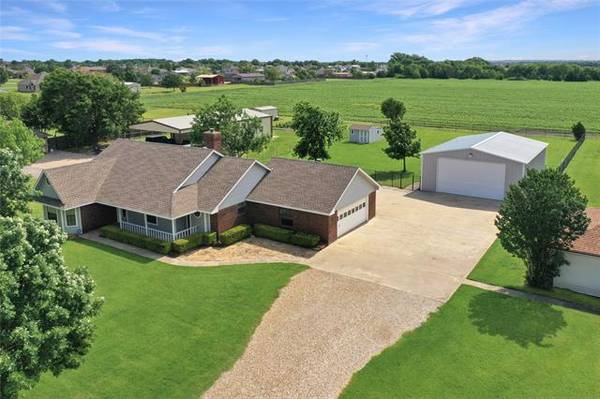 516 Lake Road, Lavon, TX 75166