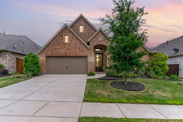 3808 Redbud Drive, Aubrey, TX 76227