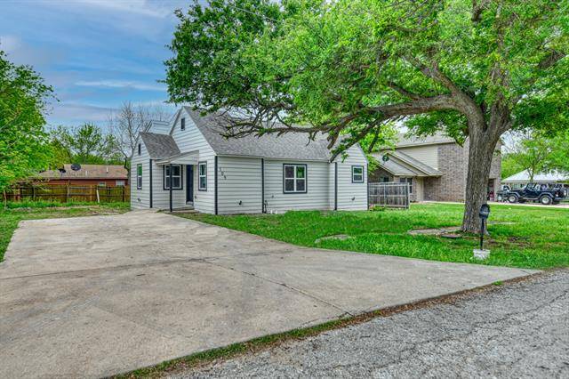 109 W Purdom Avenue, Alvarado, TX 76009