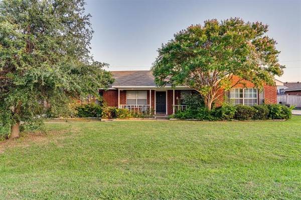 308 Hillside Drive, Lakewood Village, TX 75068