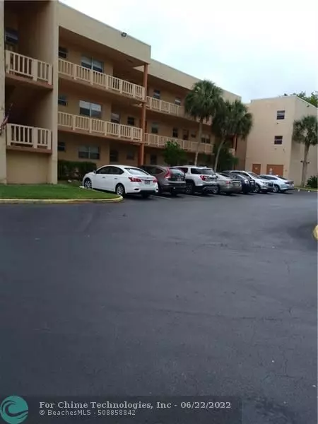 8390 LAGOS DE CAMPO BL  #307, Tamarac, FL 33321