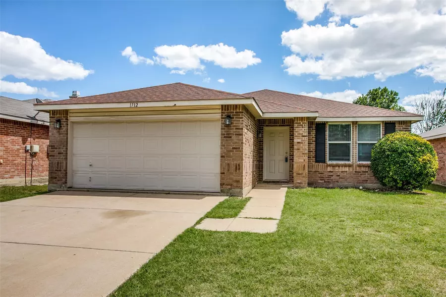 1712 Sierra Meadow Lane, Fort Worth, TX 76247