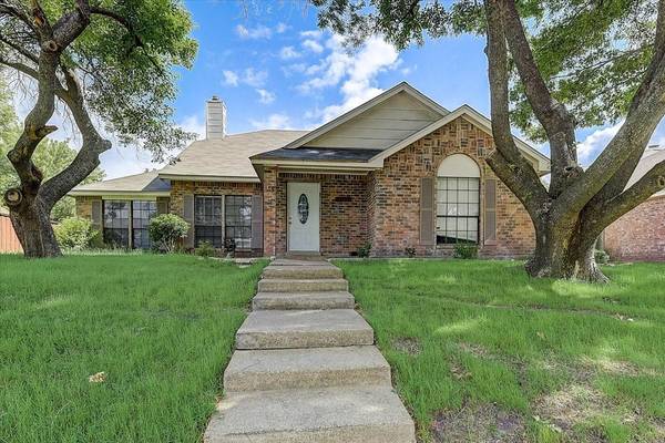 8805 Wood Glen Drive, Rowlett, TX 75088