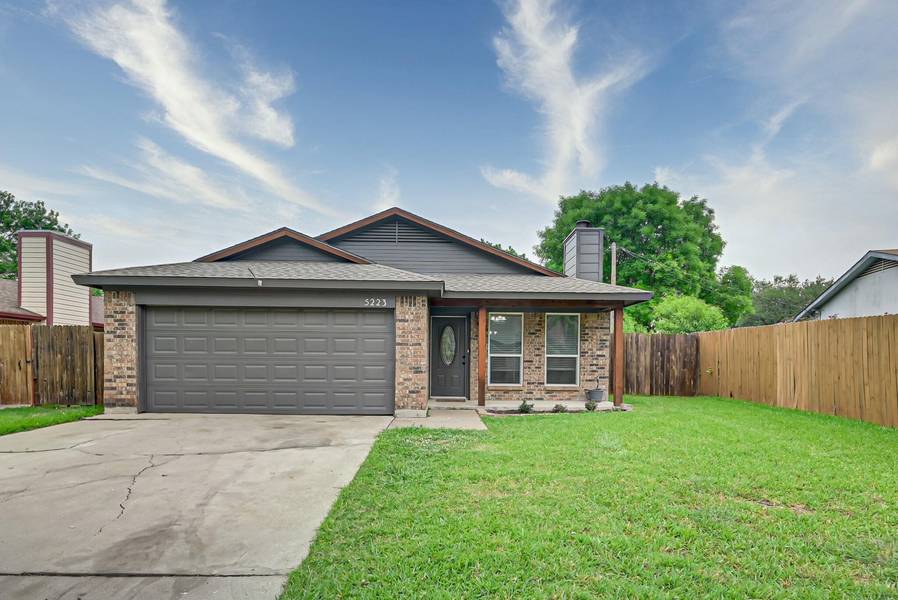 5223 Rowcrop Drive, Arlington, TX 76017