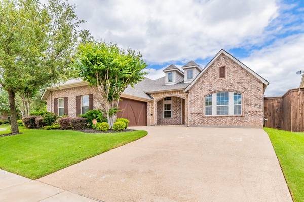 1020 Lost Valley Drive, Euless, TX 76039