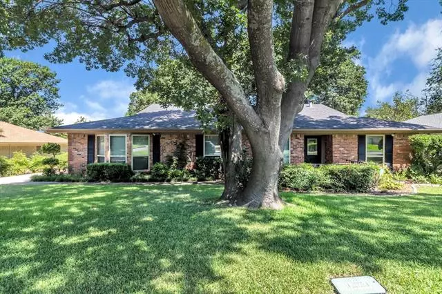 6416 Wrigley Way, Fort Worth, TX 76133