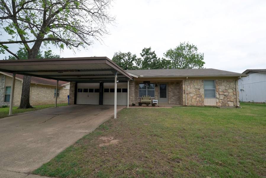 14925 Green Valley Drive, Balch Springs, TX 75180