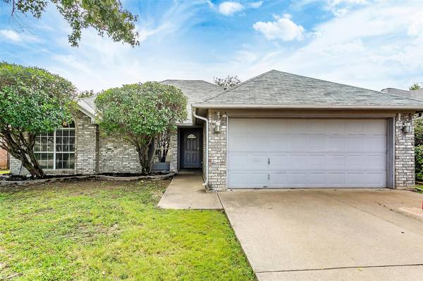 6801 Bernadine Drive, Watauga, TX 76148