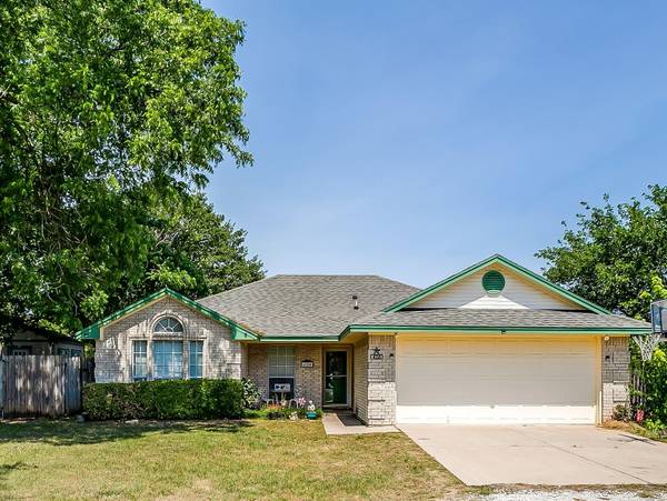 420 Robert Drive, Springtown, TX 76082