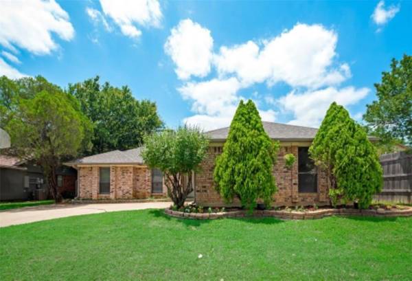 614 Dickey Drive, Euless, TX 76040