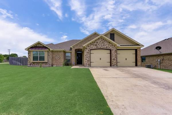 1302 Delaware Drive, Midlothian, TX 76065