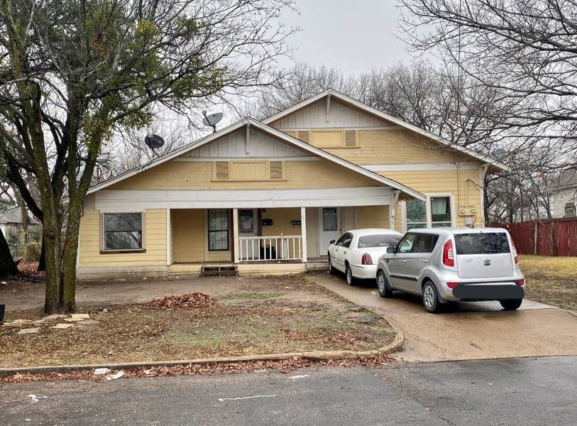 102 W Denton Street, Ennis, TX 75119