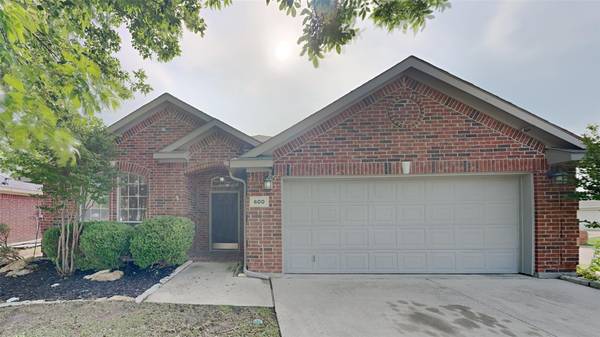 600 Oak Hollow Trail, Saginaw, TX 76179