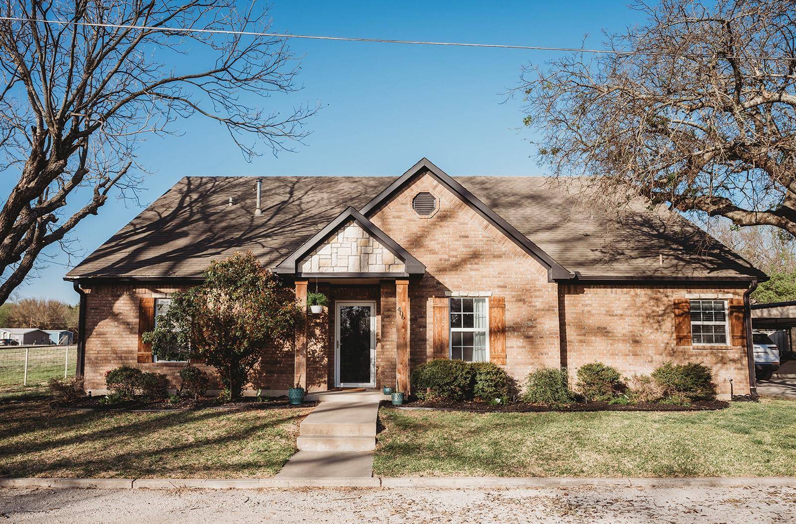 406 N Meigs Street,  Saint Jo,  TX 76265