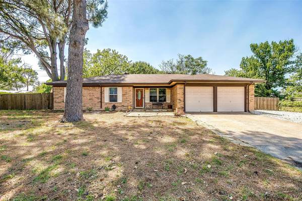 106 Thomas Street,  Joshua,  TX 76058