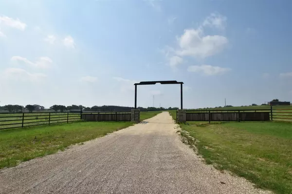 850 Private Road 1729, Stephenville, TX 76401