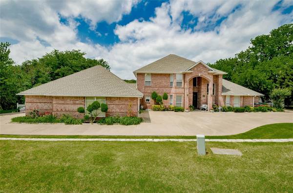 9202 Bellechase Road, Granbury, TX 76049