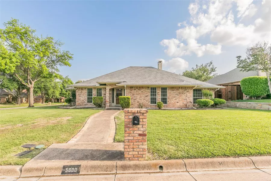 5600 Wester Way Drive, Arlington, TX 76013