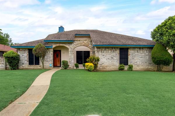 909 Worthington Drive, Desoto, TX 75115