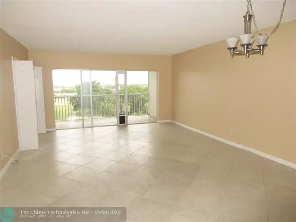 Pompano Beach, FL 33069,3200 N Palm Aire Dr  #810