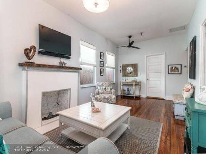 Lake Worth Beach, FL 33460,106 S J St