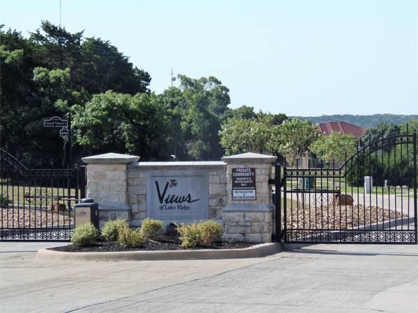 231 Royal Vista Drive, Cedar Hill, TX 75104